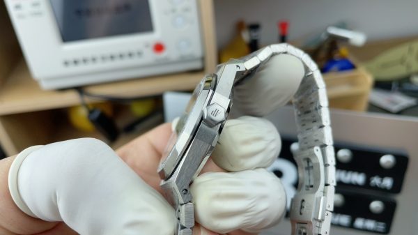 APS Factory Audemars Piguet Royal Oak Frosted 15454BC.GG.1259BC.01 - 图片 5