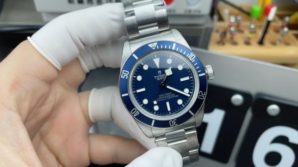 ZF Factory Tudor Heritage Black Bay M79030B-0001