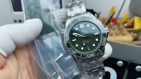 VS Factory Omega Seamaster Diver 300M 210.30.42.20.10.001