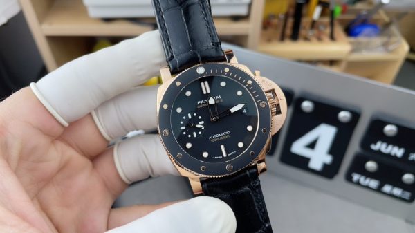 VS Factory Panerai Submersible PAM00974