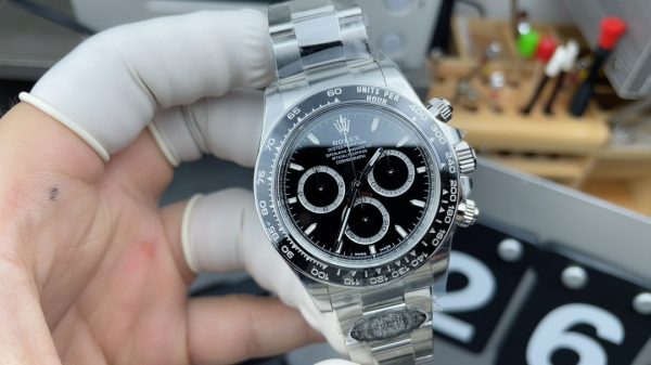 Clean Factory New 4131 Rolex Cosmograph Daytona M126500LN-0002