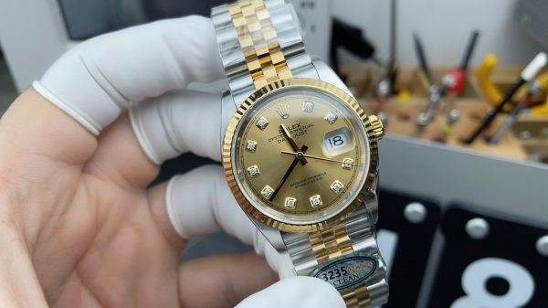 Clean Factory Rolex Datejust M126233-0017