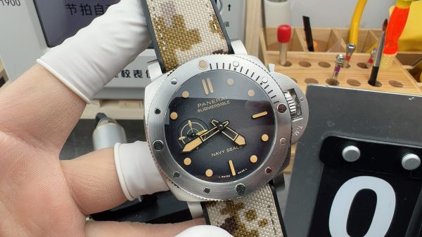 VS Factory Panerai Submersible PAM01518