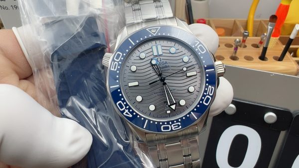 VS Factory Omega Seamaster Diver 300M 210.30.42.20.06.001