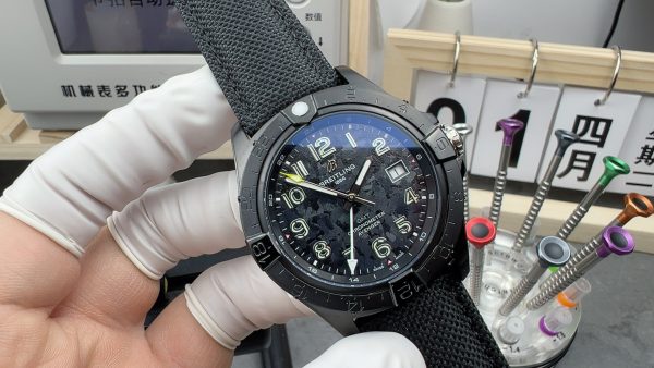 BLS Factory Breitling Avenger Night Mission 44mm S32320101B1X1