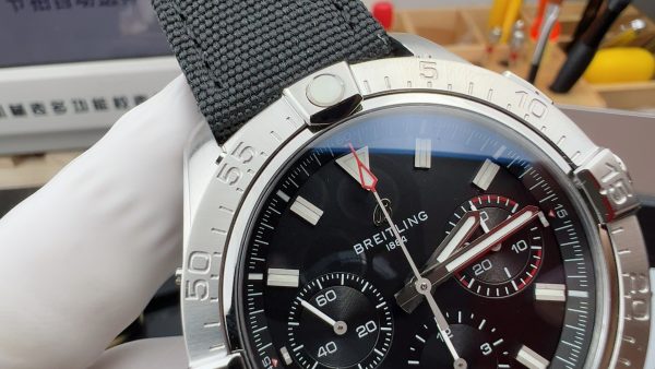 BLS Factory Breitling Avenger B01 Chronograph 44mm AB0147101B1X1 - 图片 8